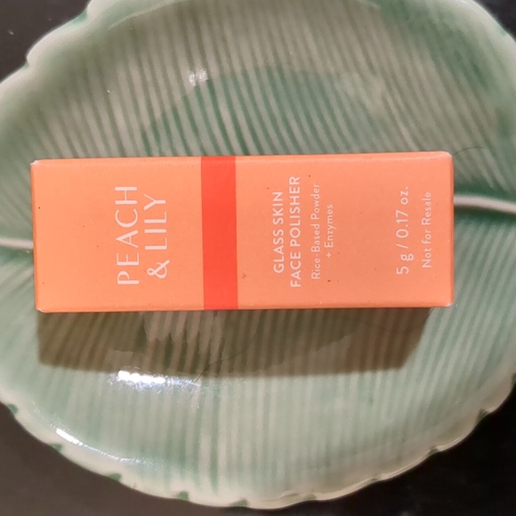 Face Polisher Exfoliator - Picture 1 of 3